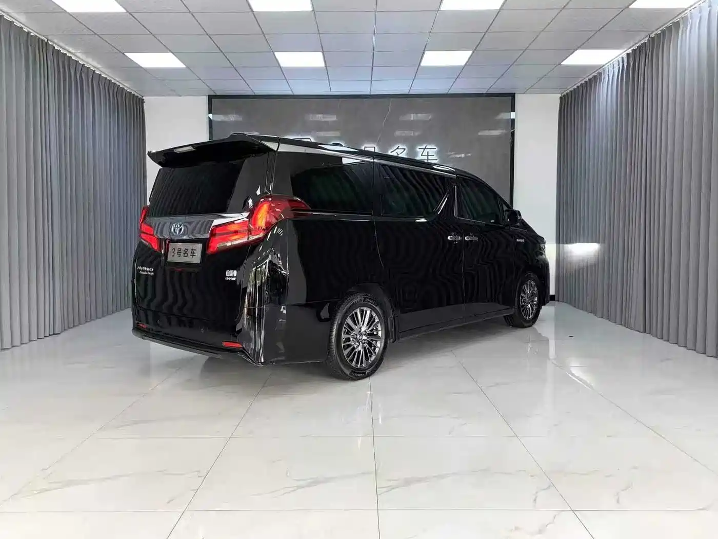 Toyota Alphard 2019 Hybrid 2.5L Premium Edition фото 6