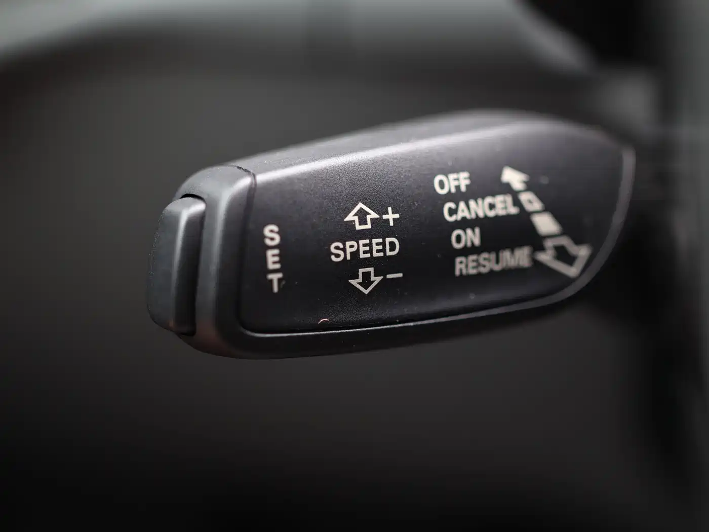 Фото 11 - Audi A4L