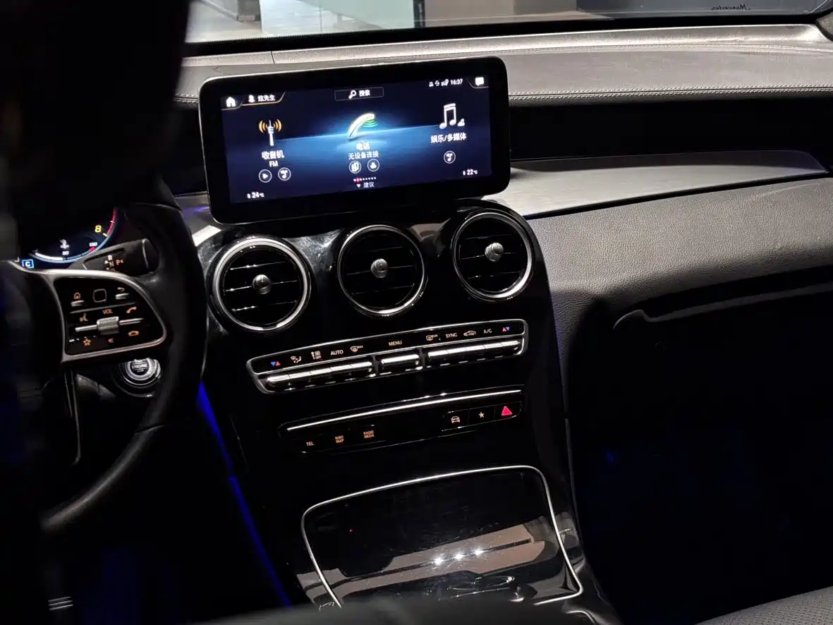Mercedes-Benz GLC Coupe 2021 GLC 260 4MATIC Coupe SUV фото 19