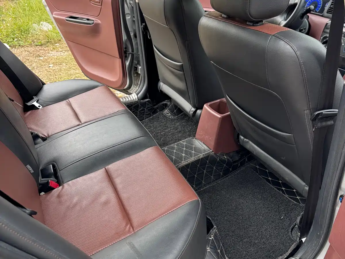 BYD F3 2013 Energy-saving Edition 1.5L Manual Comfort фото 10