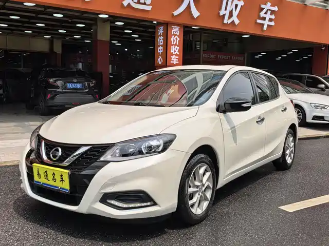NISSAN TIIDA