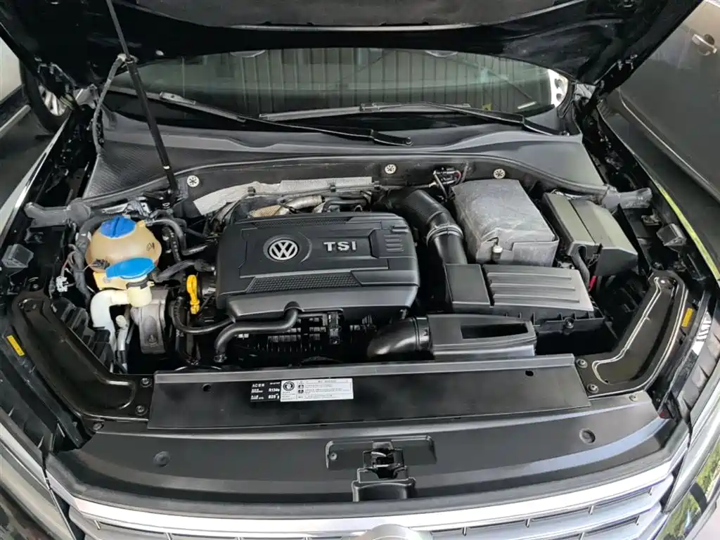 Volkswagen Passat 2016 330TSI DSG Executive Edition фото 20