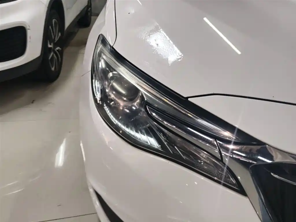 Buick Excelle 2019 15T DCT Progressive Type China VI фото 12