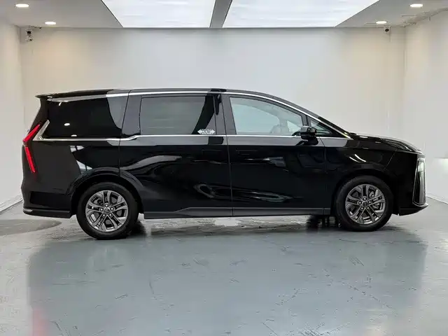 SAIC Maxus Maxus G70 2024 2024 2.0T Auto Ultimate Edition 7-Seater