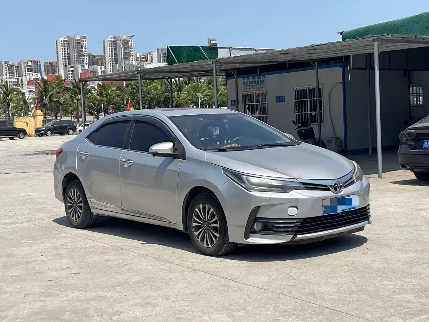 Toyota Corolla 2017 Facelift 1.2T S-CVT GL-i фото 2