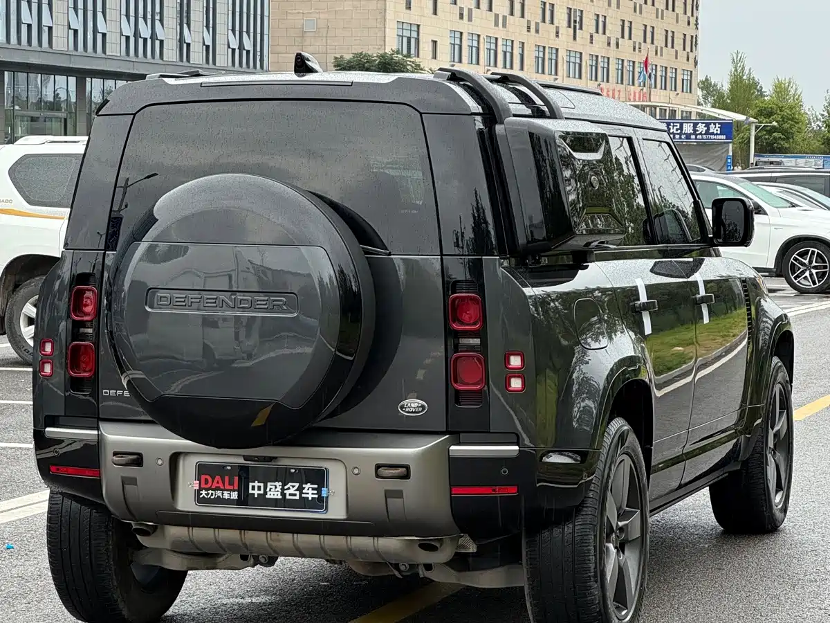 Фото 6 - Land Rover Defender