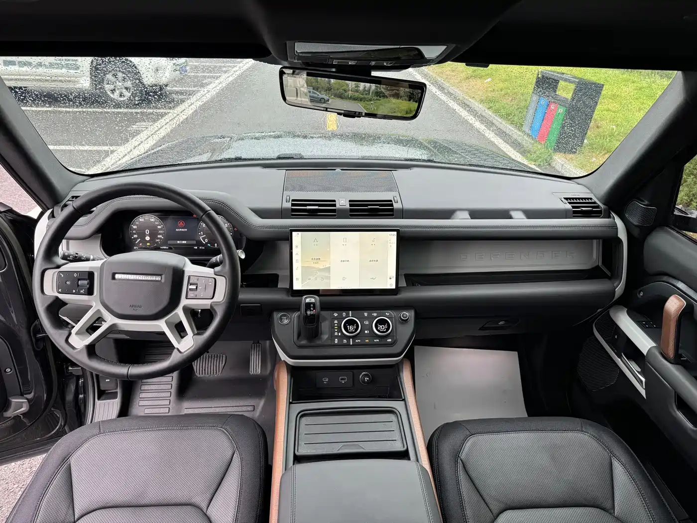 Фото 10 - Land Rover Defender