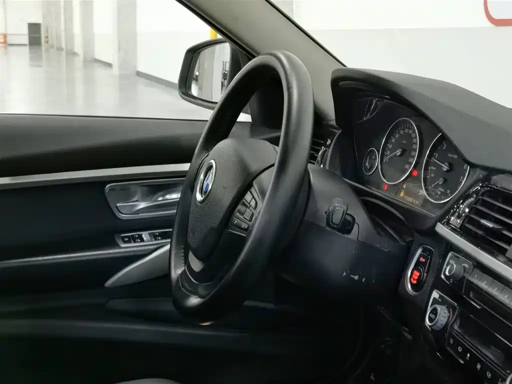 BMW 3 Series 2016 320Li Progressive фото 22