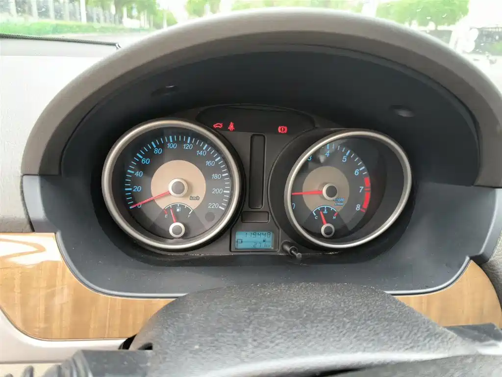 Buick Excelle 2015 1.5L Automatic Classic фото 8