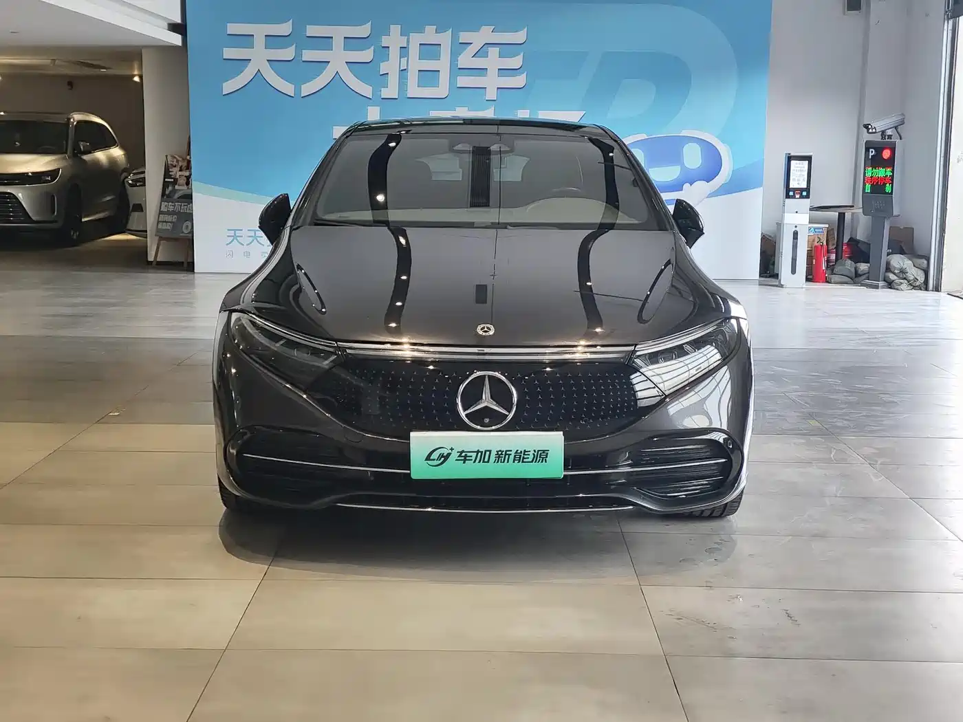 MERCEDES-BENZ EQS