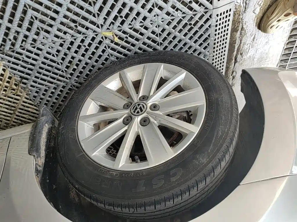 Volkswagen Jetta 2015 1.4L Manual Comfort фото 23