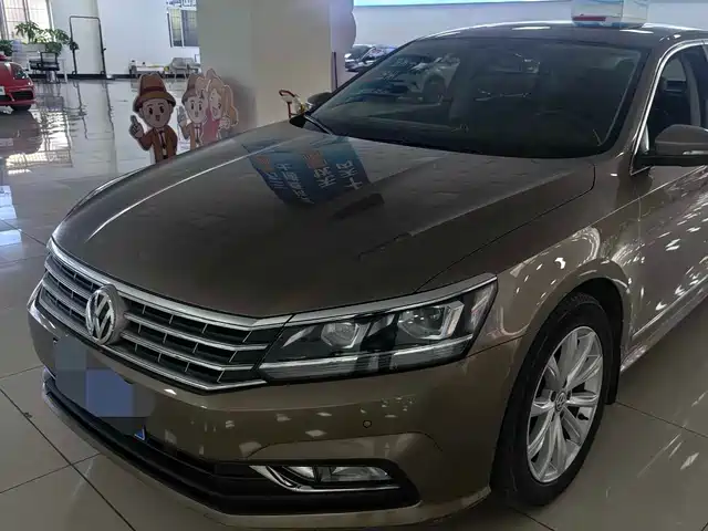 VOLKSWAGEN PASSAT