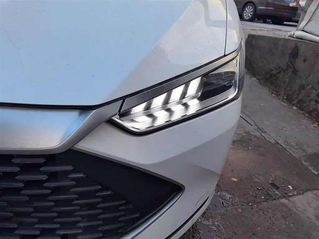 BYD Qin PLUS 2021 DM-i 120KM Flagship фото 24