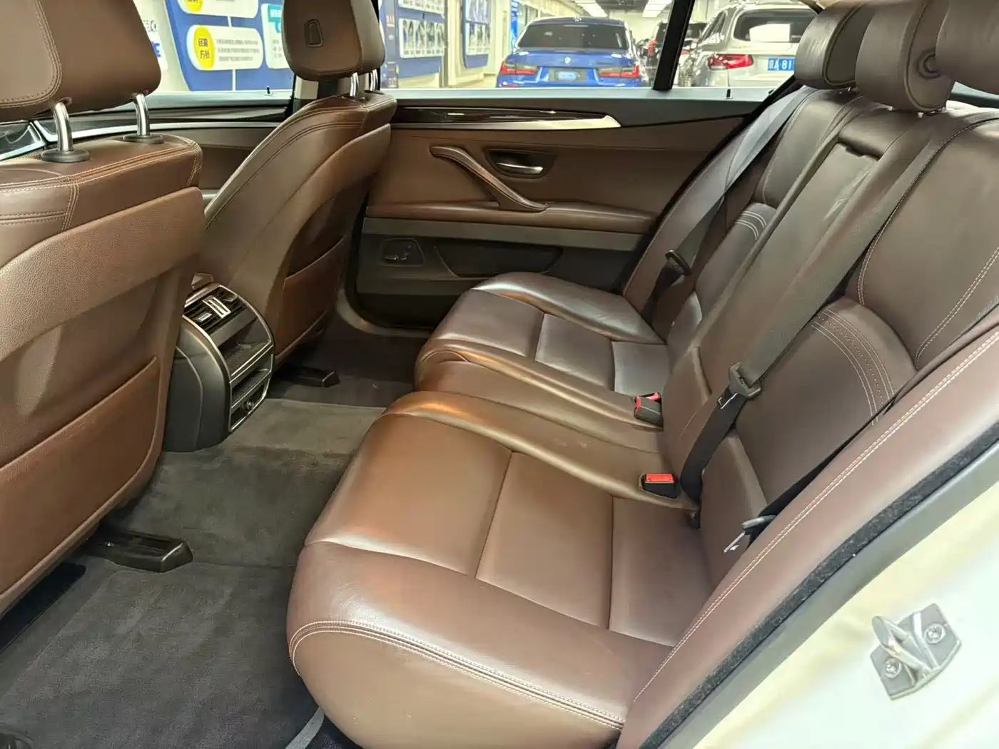 BMW 5 Series 2014 525Li Luxury Design Package фото 25