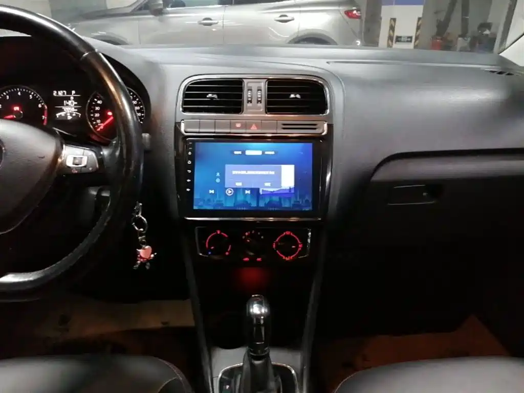 Volkswagen Polo 2016 1.6L Automatic Comfort фото 13