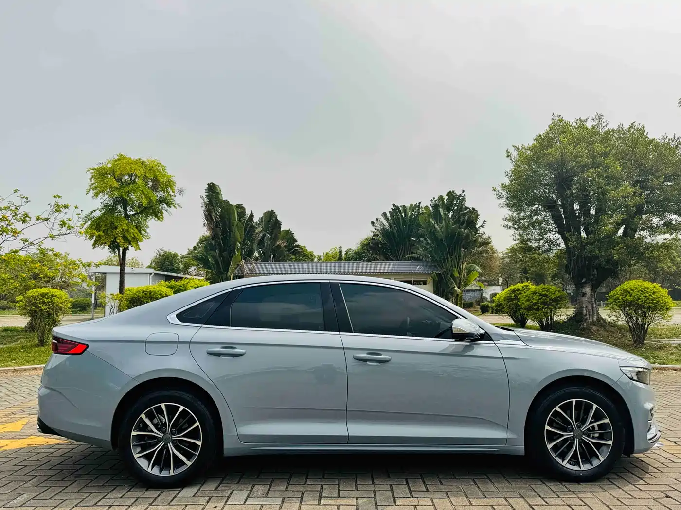 GEELY AUTOMOBILE XINGRUI