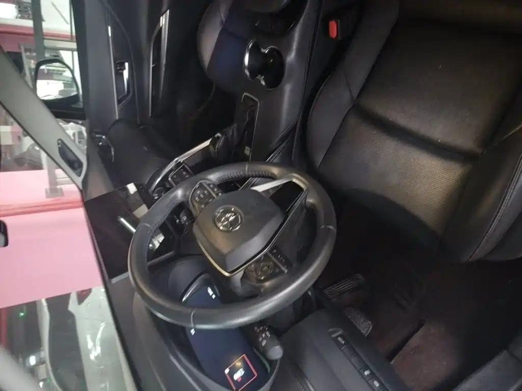 صورة 14 - Toyota Venza