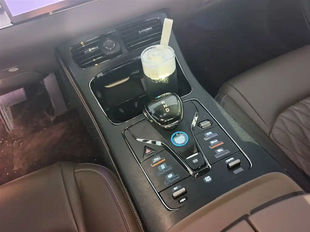 BYD Han 2023 DM-i Champion Edition 121KM Prestige фото 14