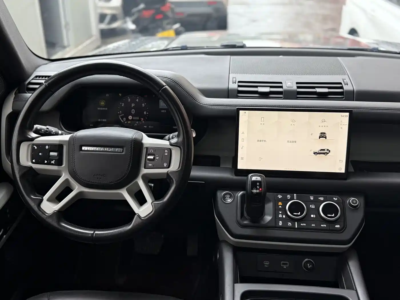 Land Rover Defender 2023 Facelift 90 3.0T P400 XS фото 9