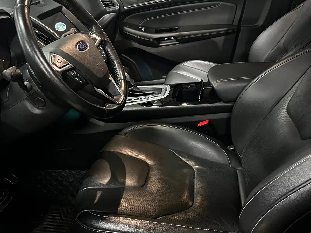Фото 3 - Ford Edge