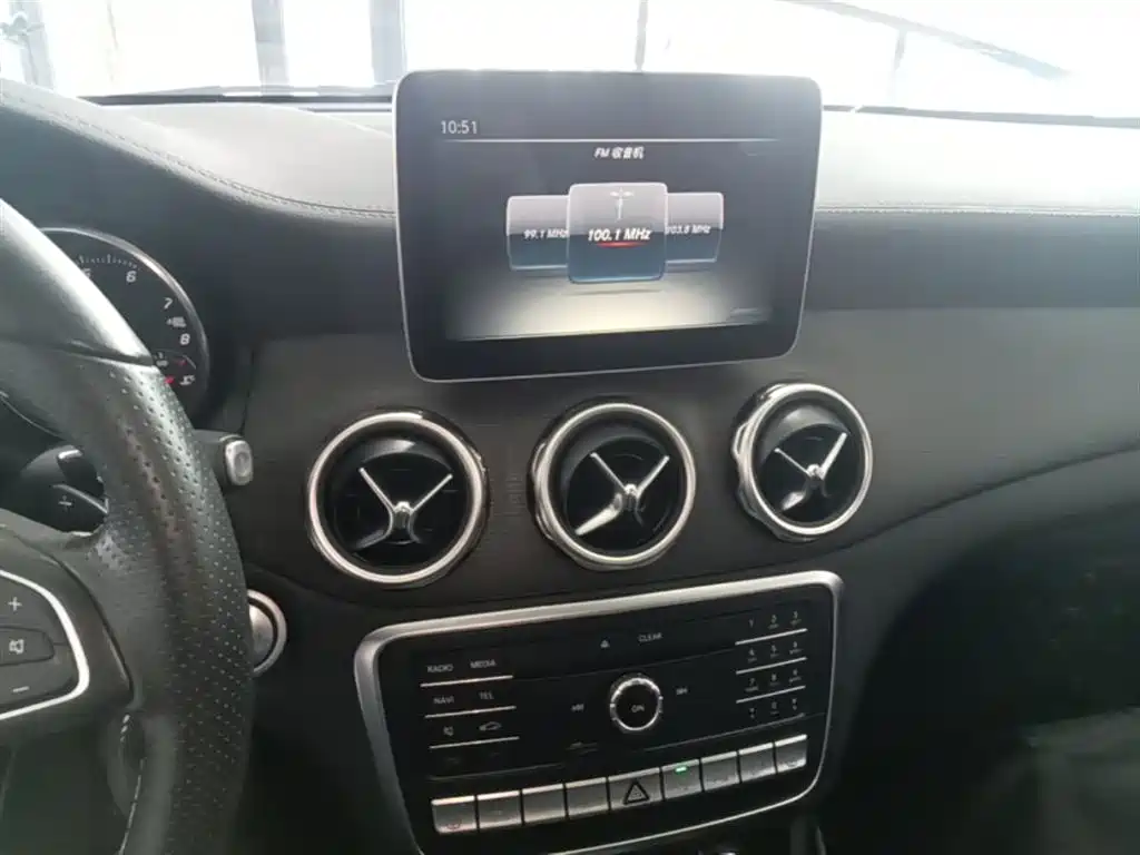 Mercedes-Benz GLA 2017 GLA 220 4MATIC Fashion фото 13