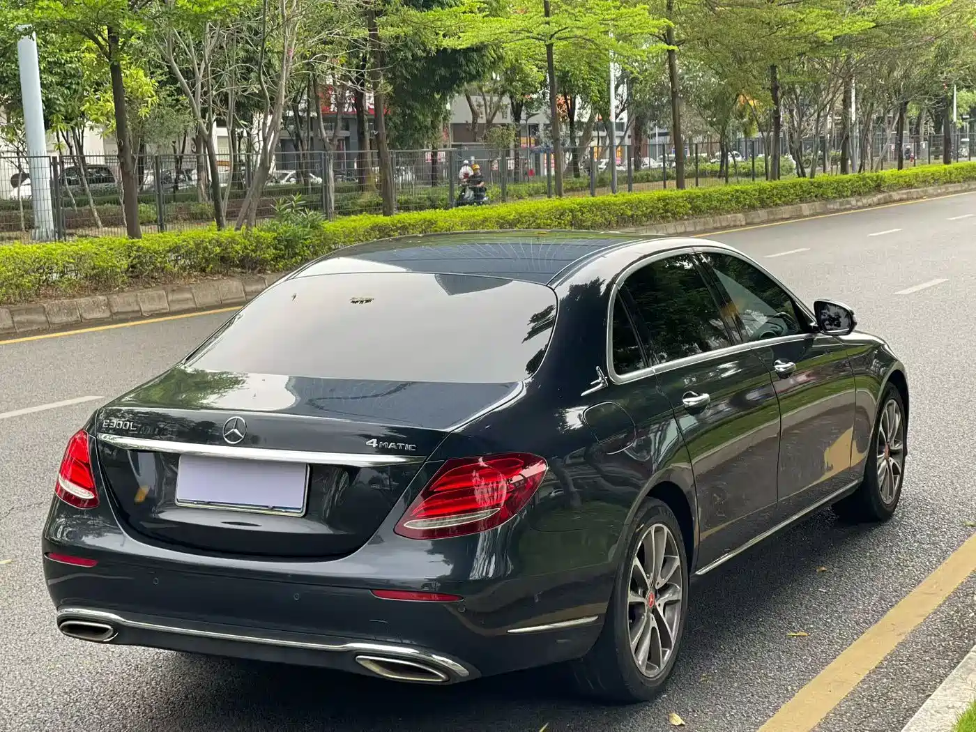 Mercedes-Benz E-Class 2017 E 200 L Sport 4MATIC фото 9