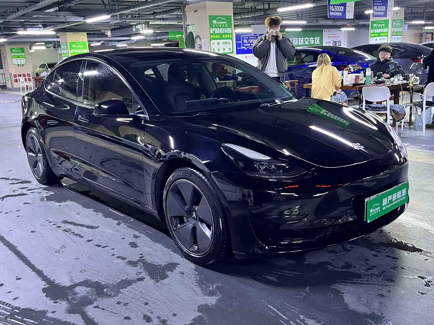 TESLA MODEL 3