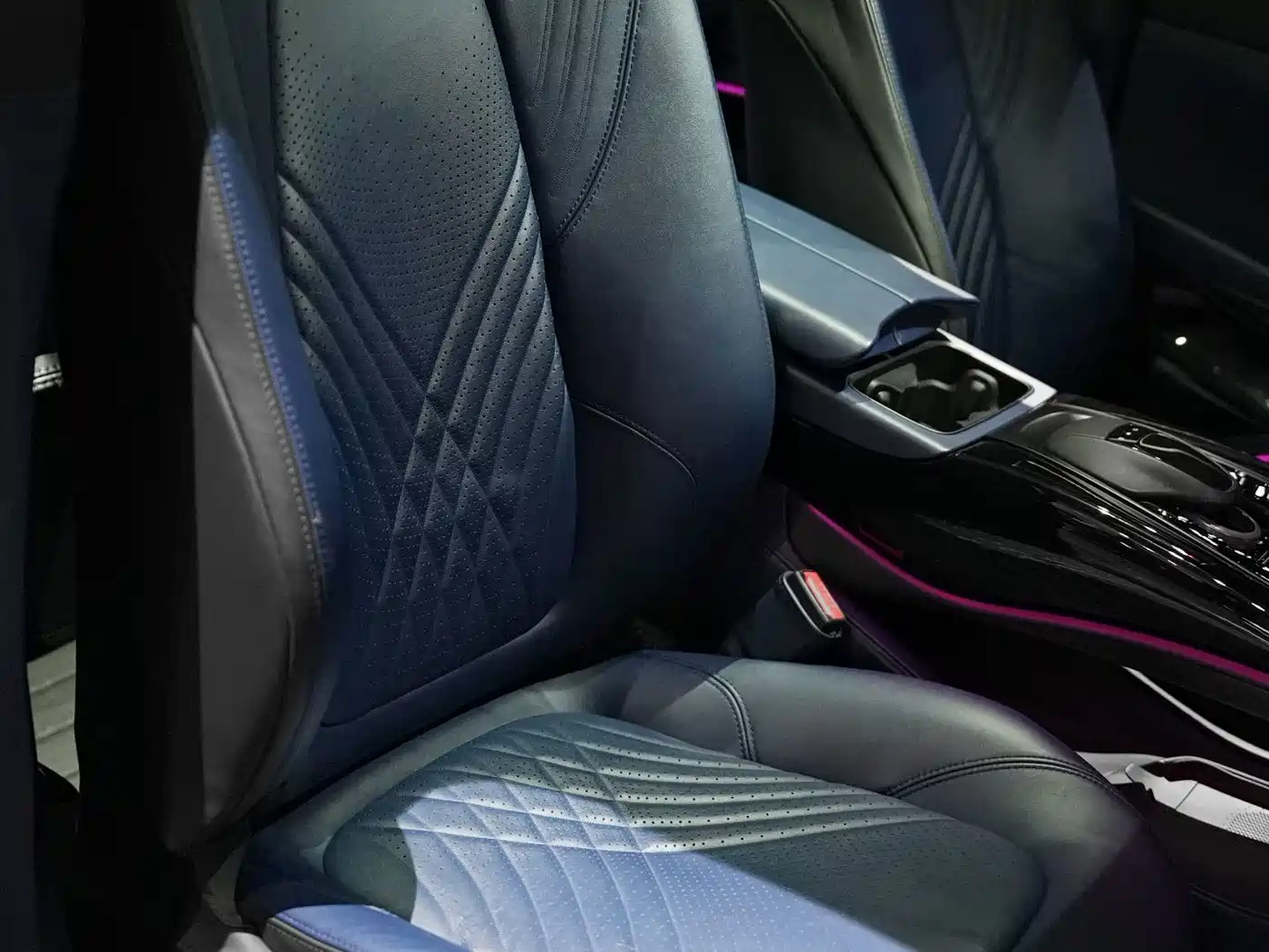Aston Martin DBX 2022 2022 4.0T V8