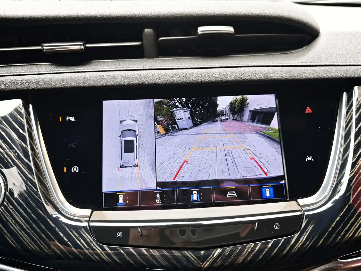 Cadillac XT6 2022 2.0T 6-Seater 2WD Luxury Edition фото 12