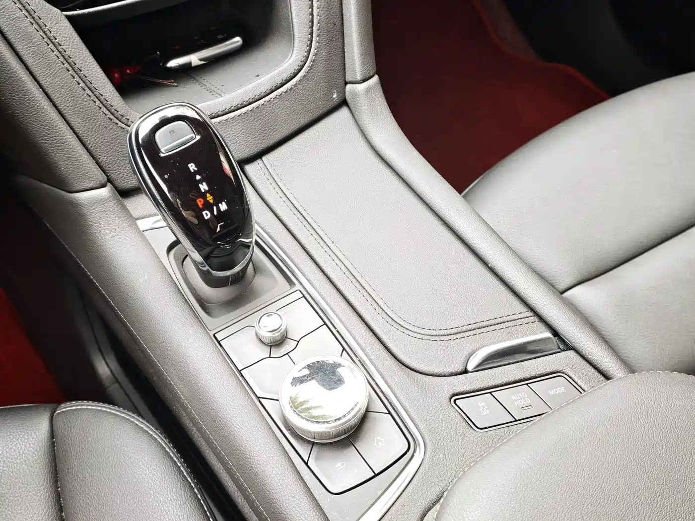 Cadillac XT6 2022 2.0T 6-Seater 2WD Luxury Edition фото 18