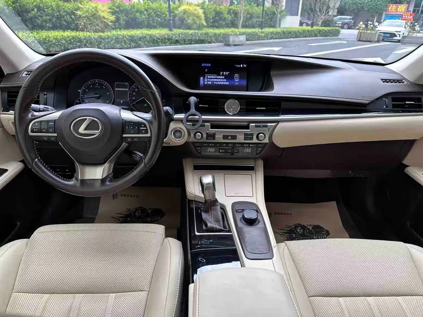 Lexus ES 2015 200 Comfort Edition фото 12