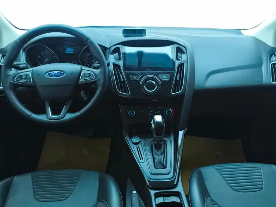 FORD FOX