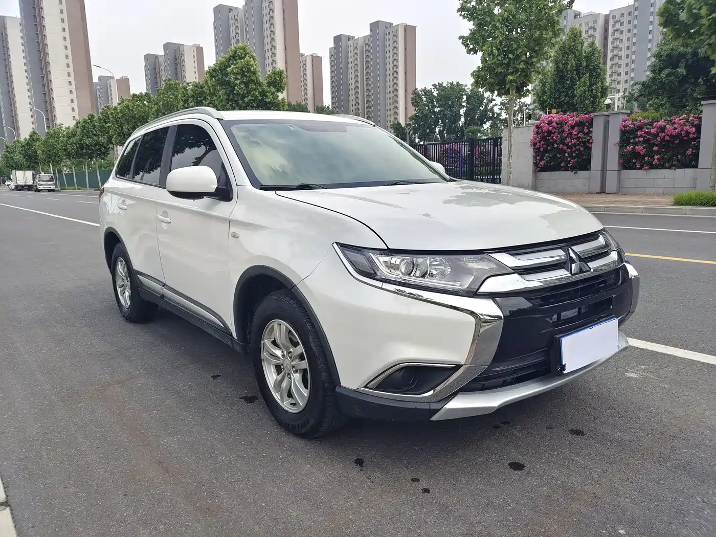 Mitsubishi Outlander 2017 2.0L 2WD Glory 5-seater фото 3