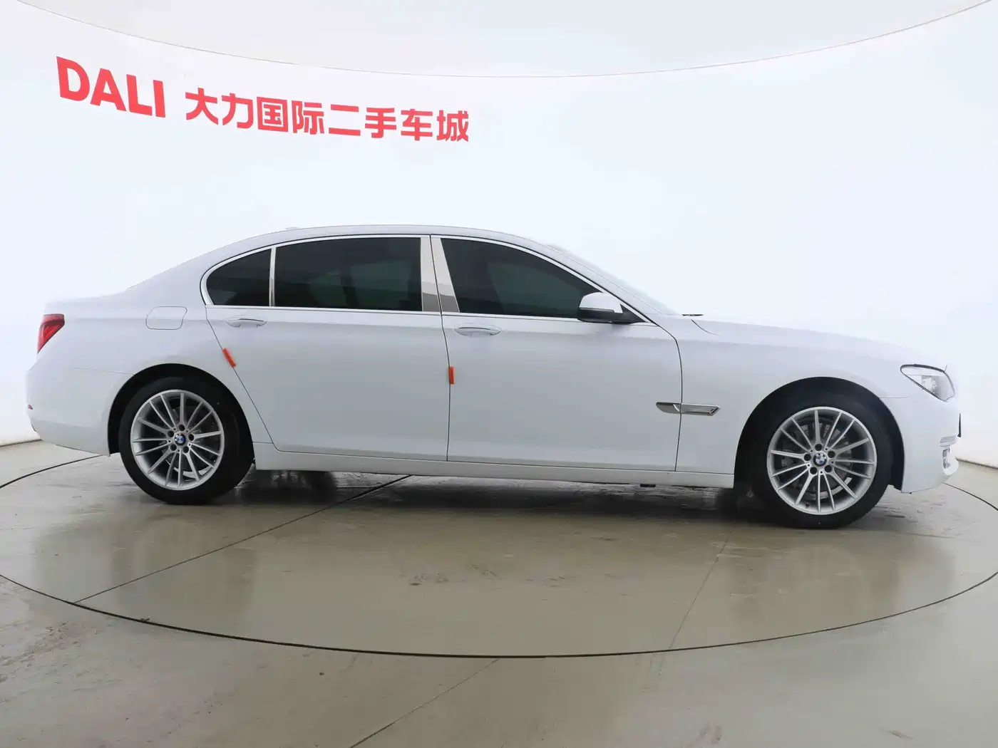 BMW 7 Series 2013 Model 740Li Leading фото 4