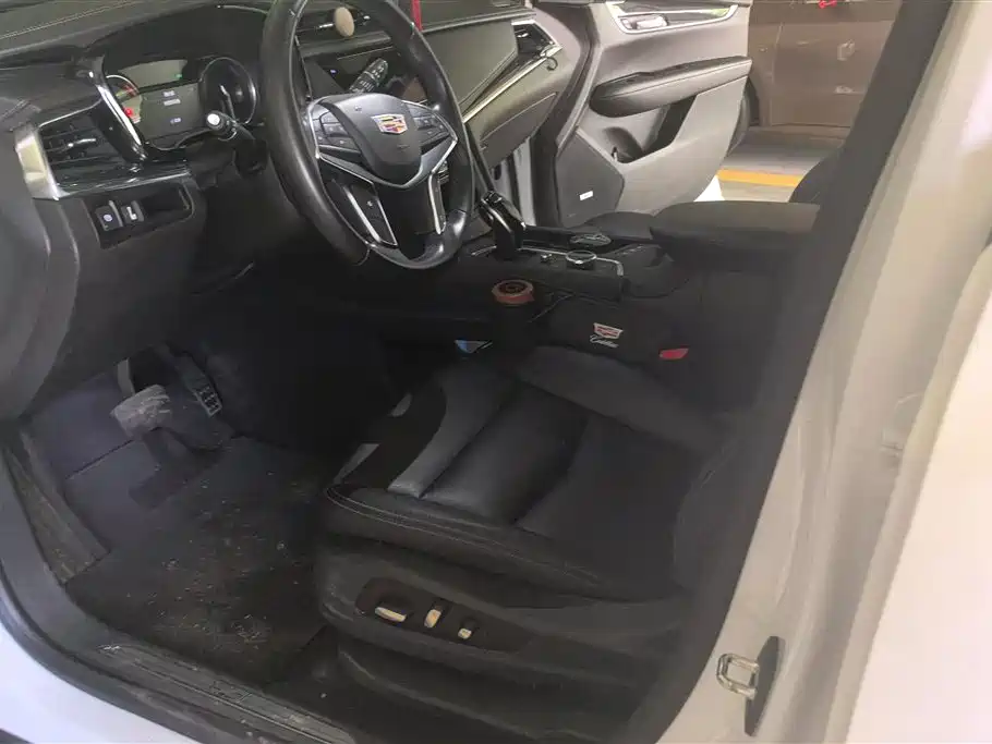 CADILLAC XT5