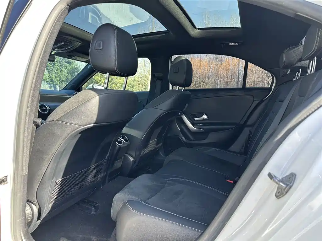 Mercedes-Benz A-Class 2020 A 180 L Sport Sedan фото 5