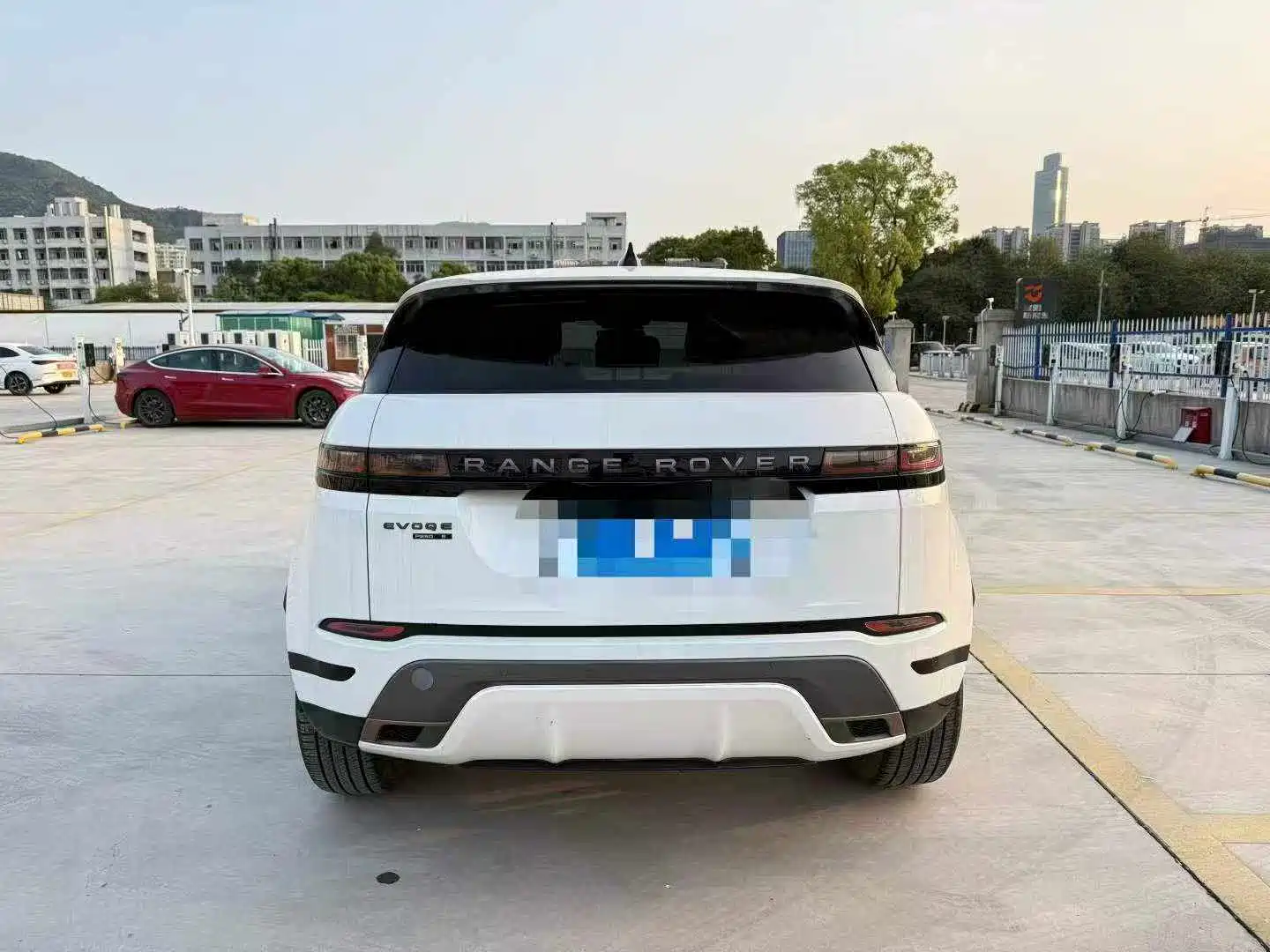 Photo 9 - Land Rover Range Rover Evoque