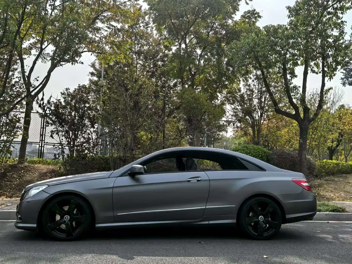 Mercedes-Benz E-Class (Import) 2012 E 200 CGI Coupe фото 3