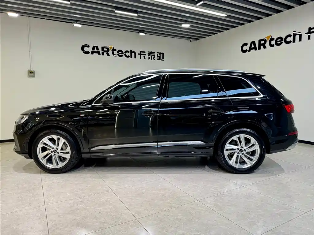 Audi Q7 2023 45 TFSI quattro S line Sport фото 7