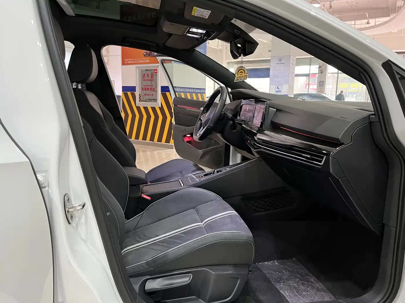 Volkswagen Golf 2021 280TSI DSG R-Line фото 10