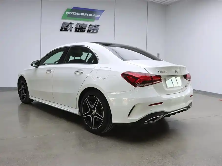 Mercedes-Benz A-Class 2019 A 200 L Sport Sedan фото 6