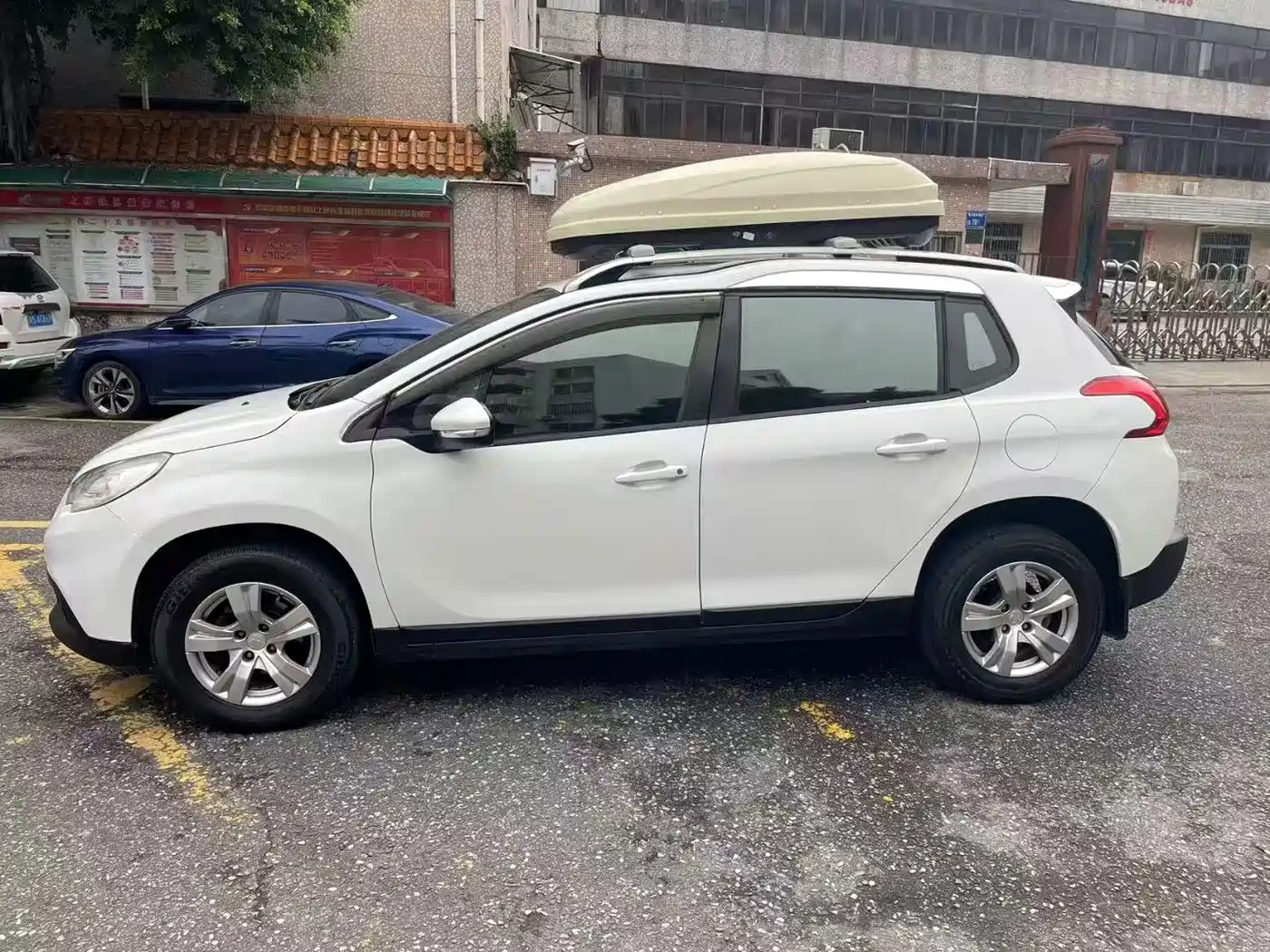 Peugeot 2008 2014 1.6L Automatic Trend Edition фото 6