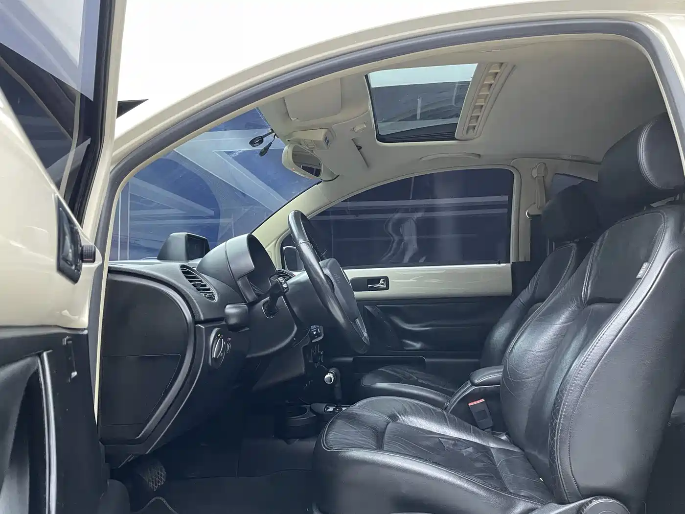 Volkswagen Beetle 2008 1.8T AT Luxury фото 21