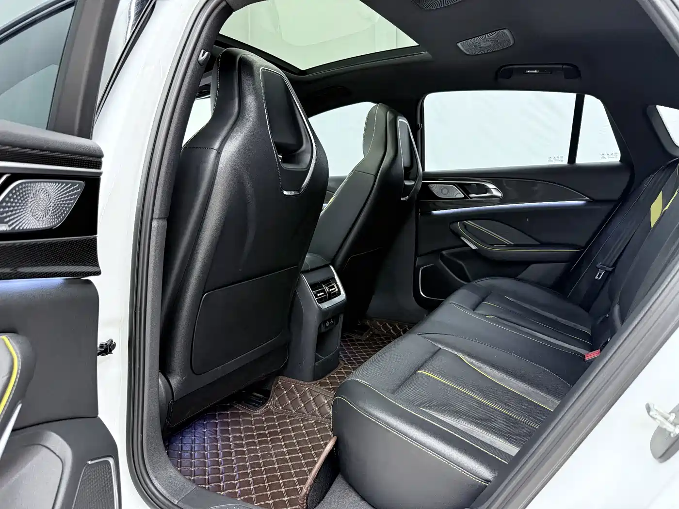 Hongqi H6 2024 2024 Model 2.0T Fashion Edition