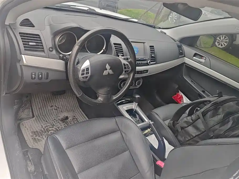 Mitsubishi Lancer EX 2015 2.0L CVT Flagship Edition фото 12