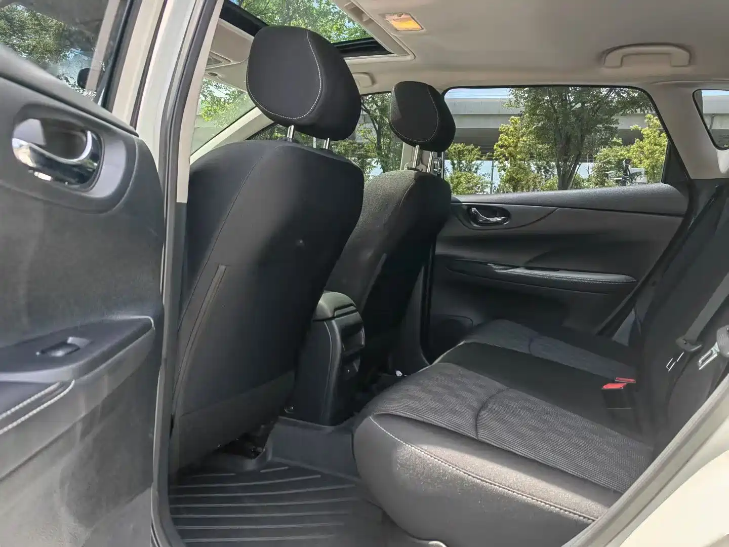Фото 6 - Nissan Tiida