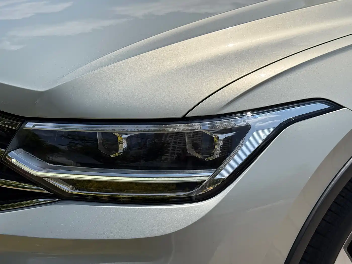 Volkswagen Tiguan L 2023 Facelift 330TSI Auto FWD R-Line Premium фото 42