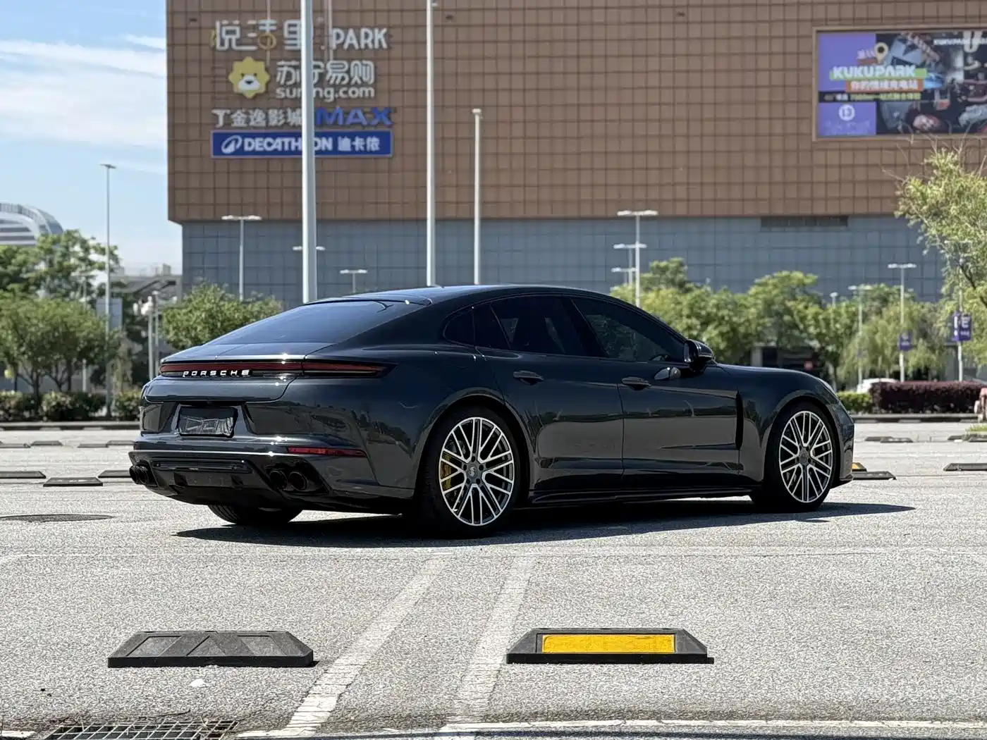 PORSCHE PANAMERA