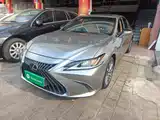 Фото 1 - Lexus ES