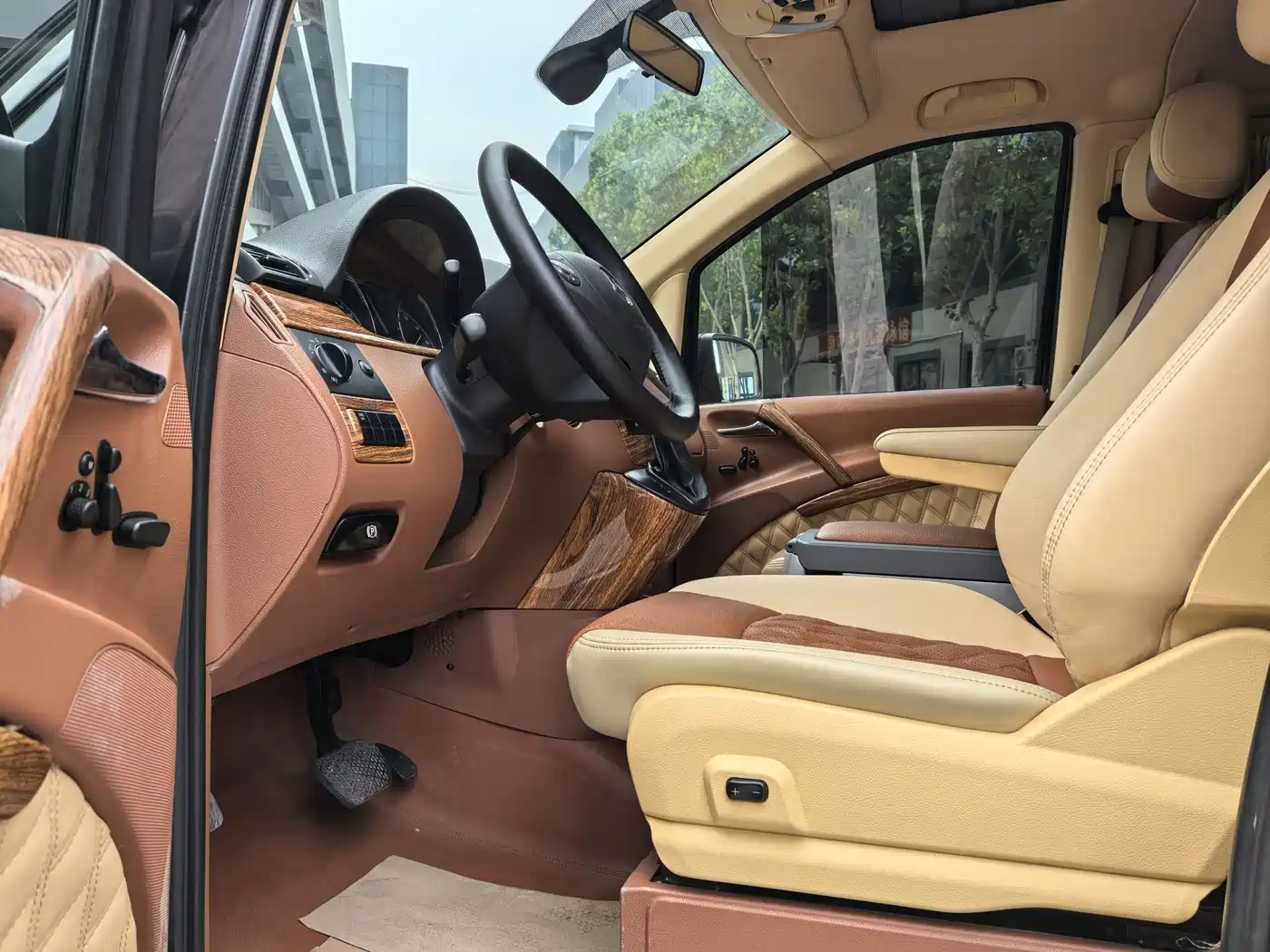 Mercedes-Benz Viano 2013 3.5L Haochi Edition фото 11